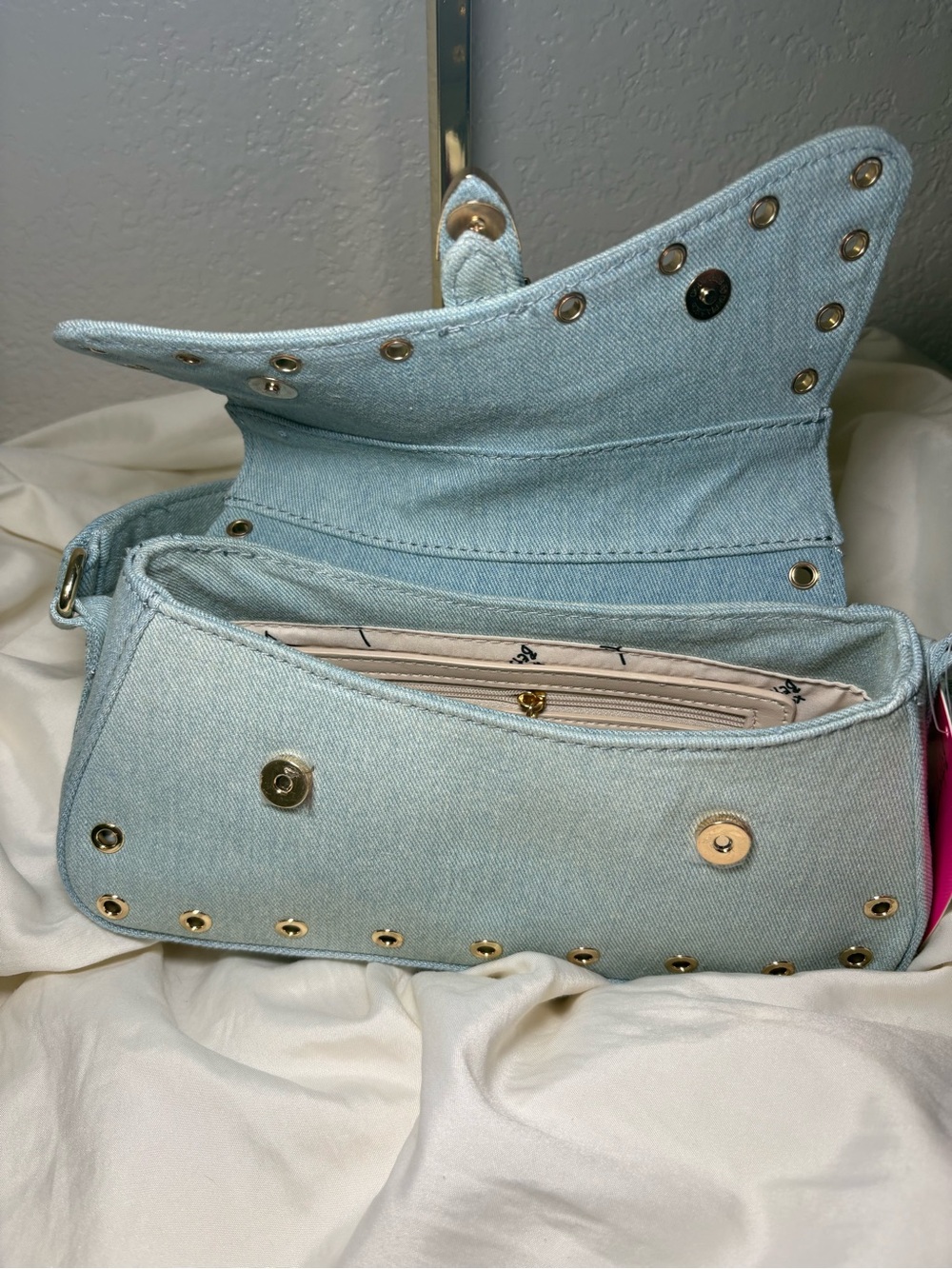 🩵 Betsey Johnson Denim Shoulder Bag NWT - Picture 6 of 8